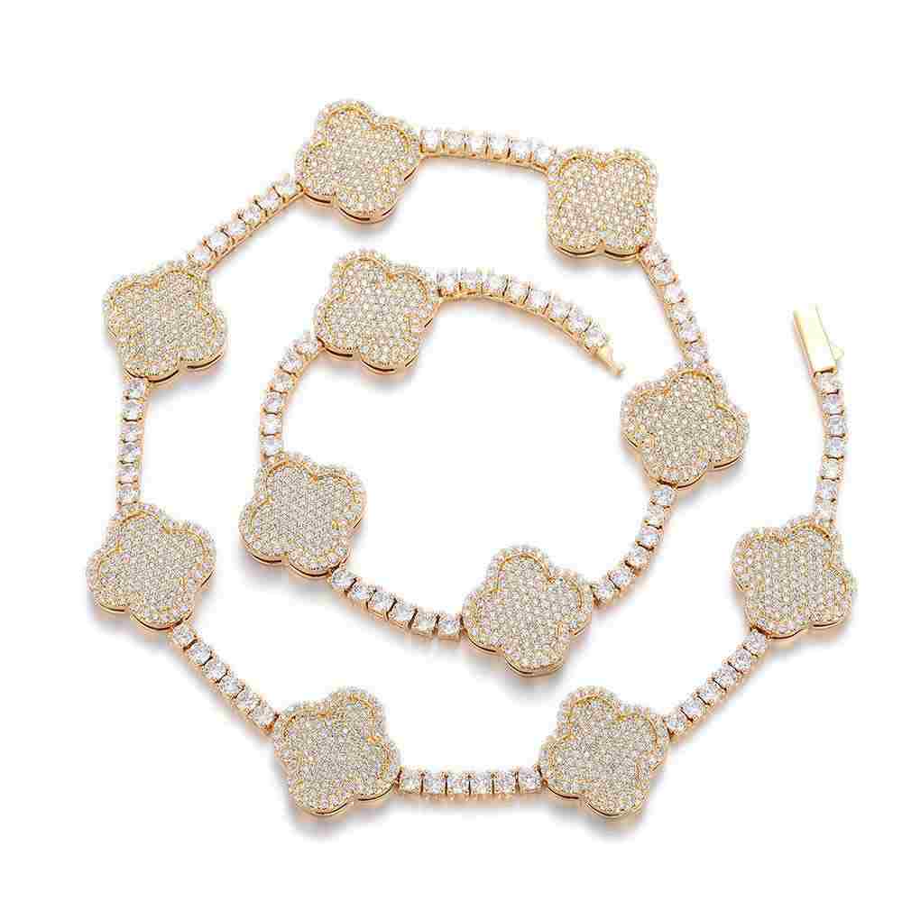 Men's Luxury Cubic Zirconia Full Pavé Clover Pendant Necklace Men's Luxury Cubic Zirconia Full Pavé Clover Pendant Necklace